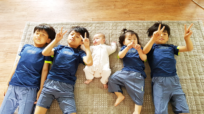 ▲ 하동군이 지난 3월 18일부터 지난달 17일까지 진행된 ‘다자녀 가족 행복수기 공모’에서 김연림 씨를 최우수작으로 선정했다.