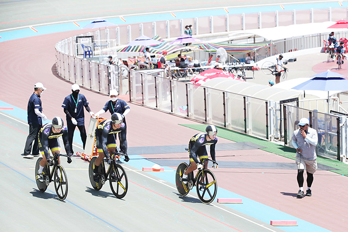 ▲ 창원경륜공단 사이클팀이 지난 21~26일 열린 ‘2020 KBS 양양 전국사이클선수권대회’에서 금메달 1·은 1·동 2개를 수확했다. 사진은 선수들이 대회 단체스프린트 결승에서 출발하고 있는 모습.