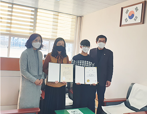 ▲ 함안초등학교가 ‘제40회 국민독서경진 함안군대회’에서 다수의 상을 차지하는 성과를 냈다.