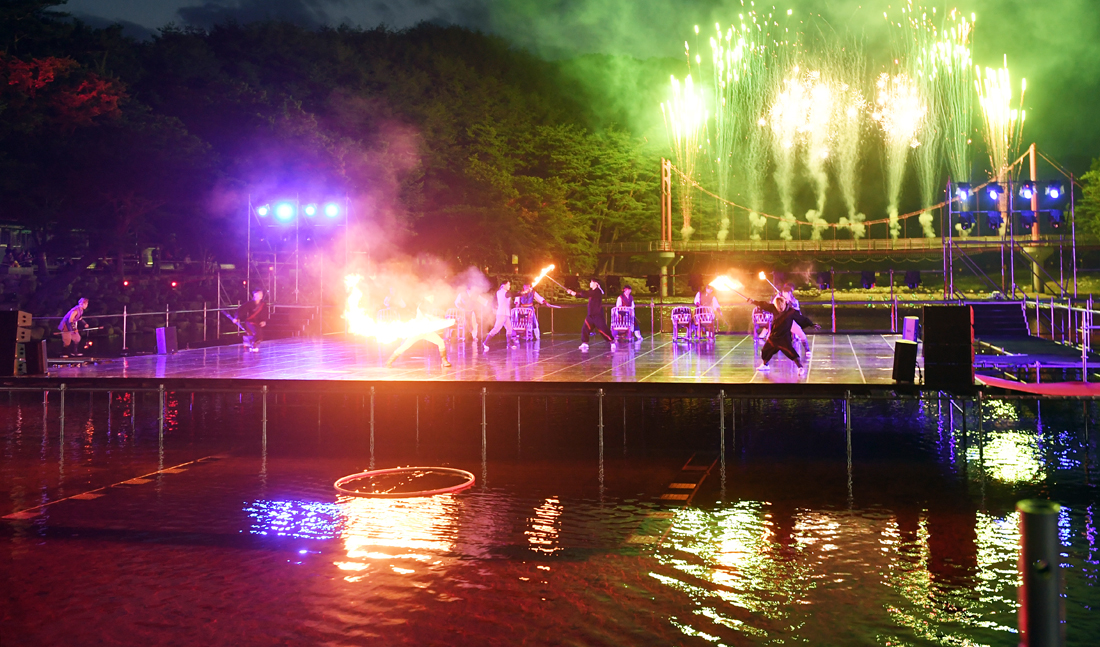▲ 국내 최대의 야외연극축제인 제32회 거창국제연극제가 지난 22일 개막했다.