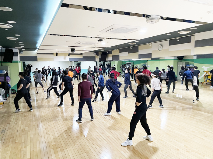 ▲ 함안지방공사가 이달부터 ‘다이어트 댄스’를 운영하고 있다.