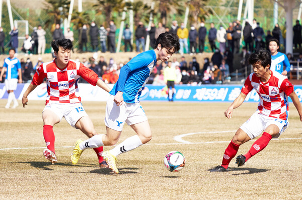 ‘약속의 땅 통영 제60회 춘계 대학축구연맹전’이 오는 2월 12일부터 28일까지 펼쳐진다.