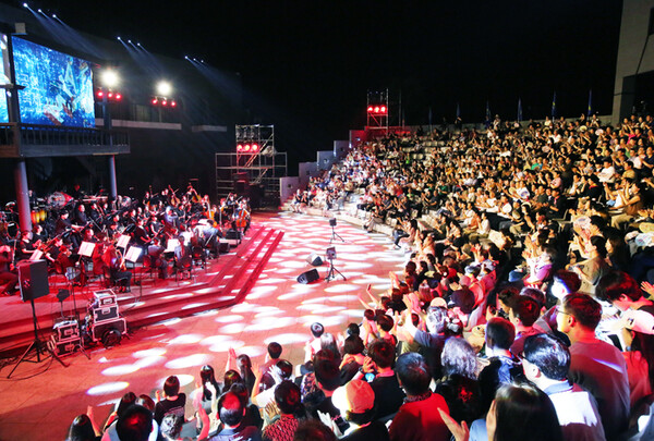 2023년 ‘제23회 밀양 공연예술축제’ 개막작 공연 현장.