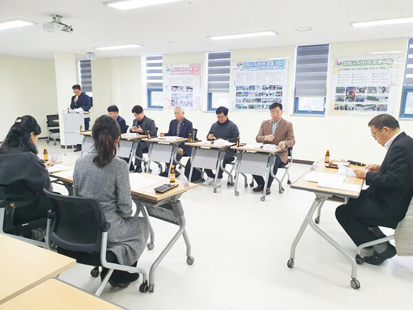 창원시가 26일 경남사회적경제혁신타운에서 ‘사회적경제 육성위원회’를 개최했다.
